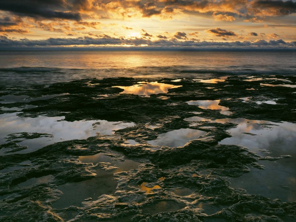 Foto: Sunrise Light On Lake Michigan, Cave Point County Park, Door County, Wisconsin