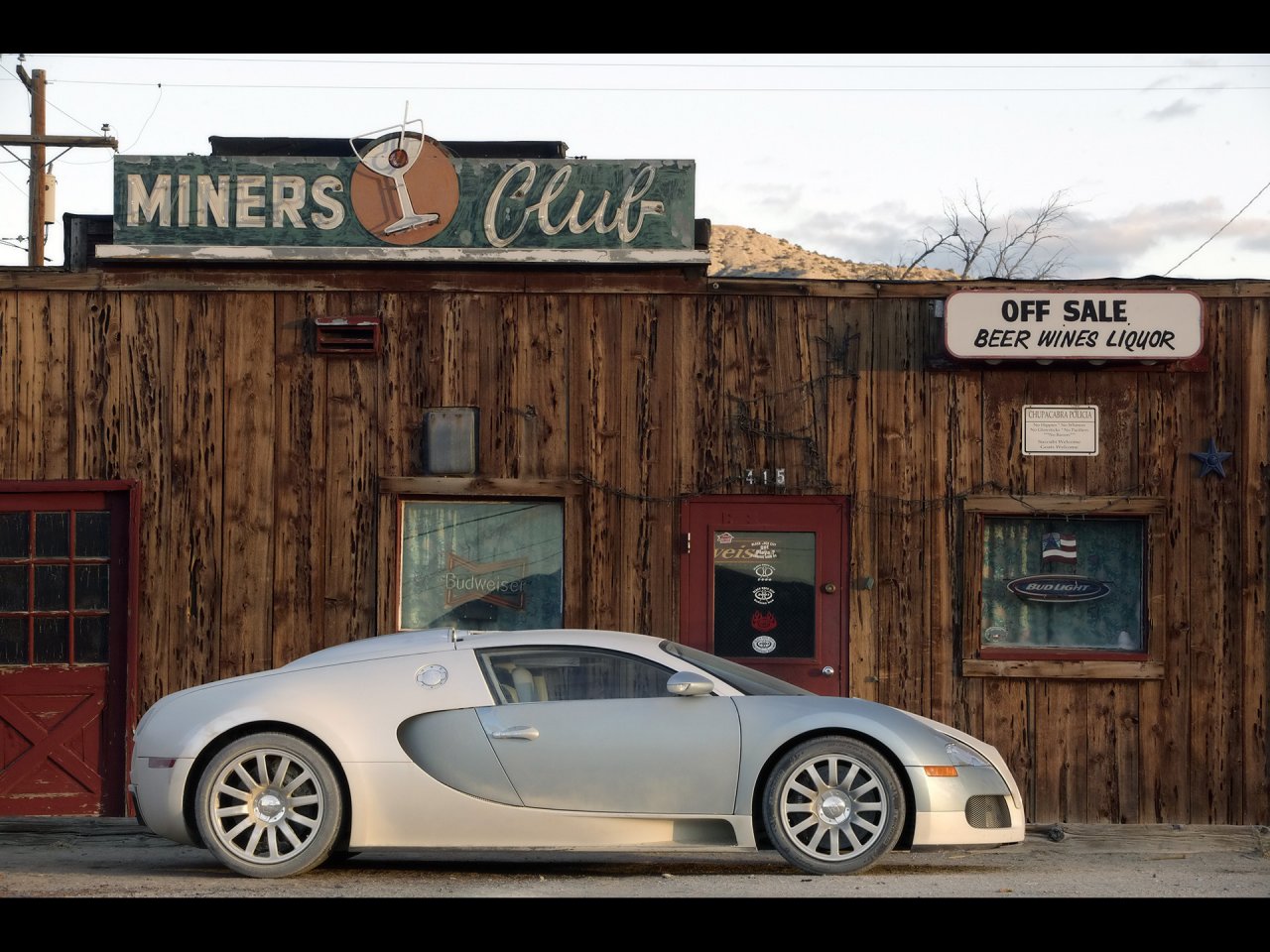 Foto: Bugatti Veyron Side House 1920x140.jpg (2007)