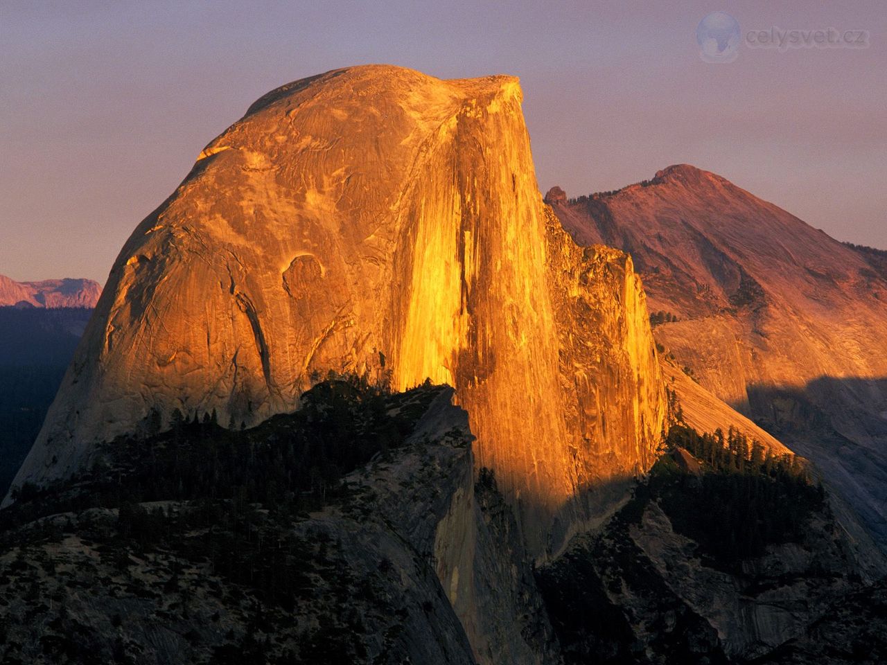 Foto: Sunlit Half Dome From Glacier Point, Yosemite National Park, California