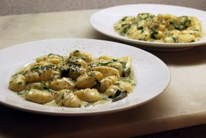 Recept online: Gnocchetti se srovou omkou: Italsk gnocchi s omkou ze t druh sr